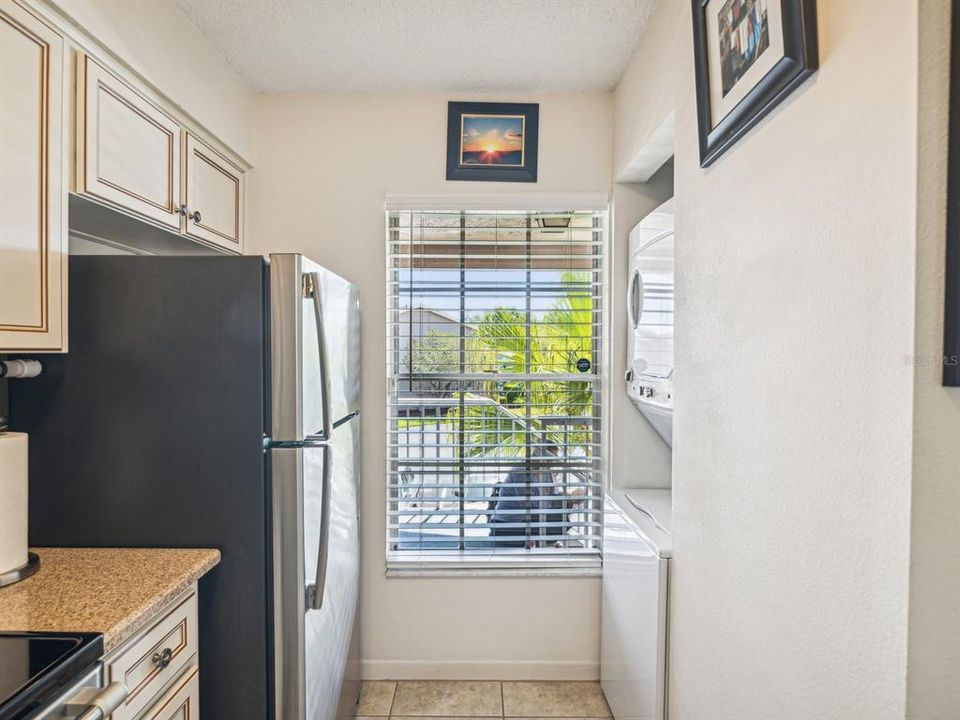 For Sale: $169,000 (2 beds, 2 baths, 935 Square Feet)