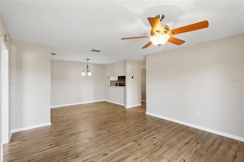 Recently Sold: $144,900 (2 beds, 2 baths, 1073 Square Feet)