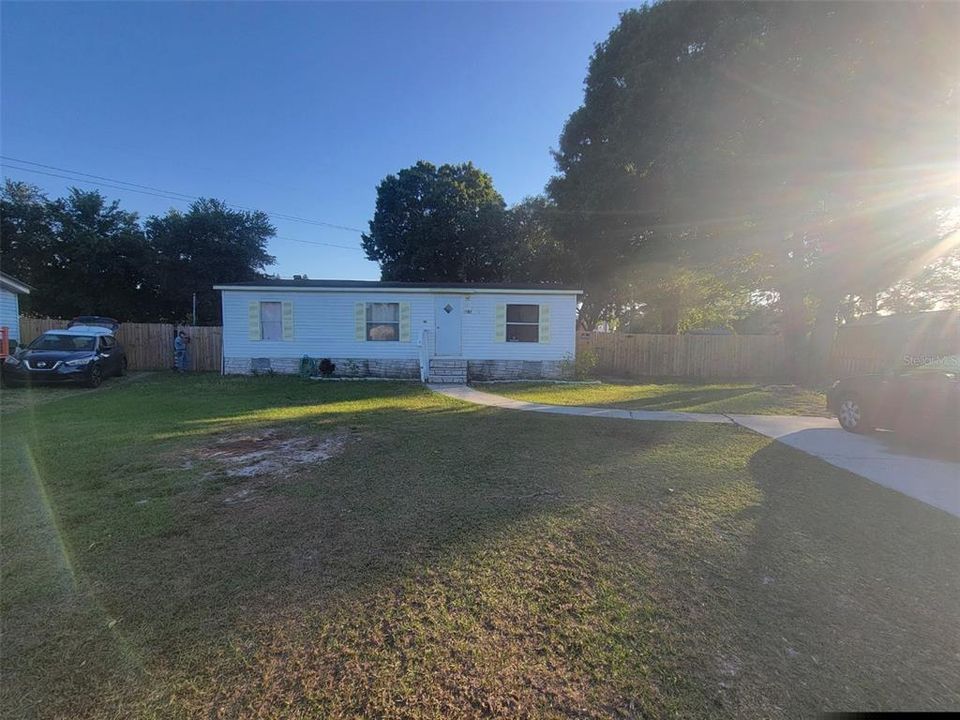 Recently Rented: $1,595 (3 beds, 2 baths, 1000 Square Feet)