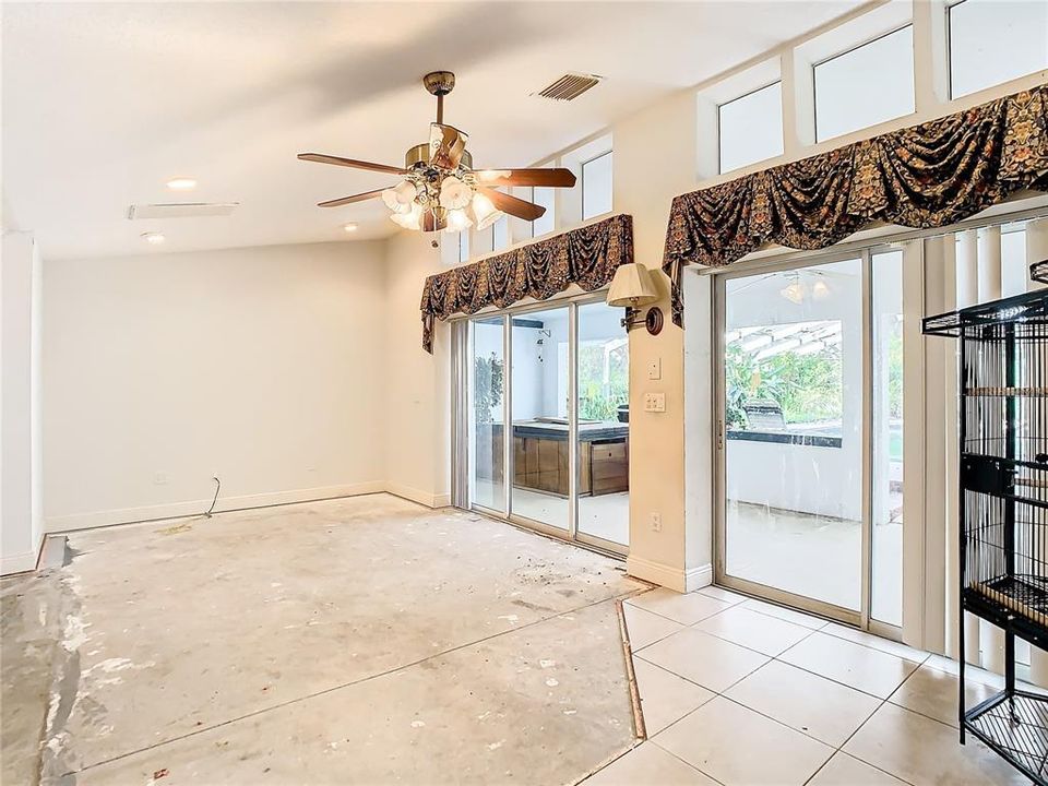 Active With Contract: $475,000 (3 beds, 4 baths, 2615 Square Feet)