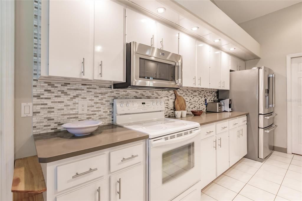 For Sale: $575,000 (3 beds, 2 baths, 1810 Square Feet)
