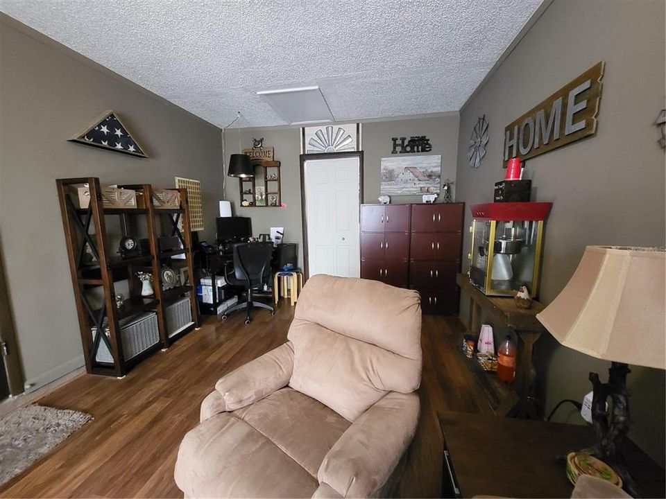 For Sale: $419,990 (3 beds, 1 baths, 1341 Square Feet)