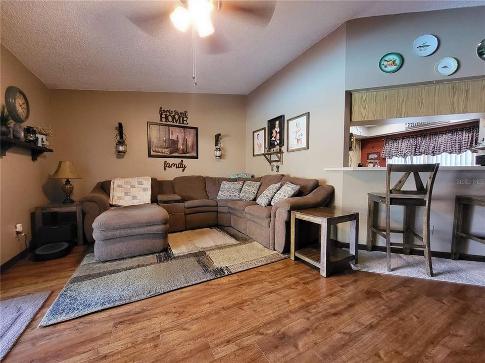 For Sale: $434,900 (3 beds, 1 baths, 1341 Square Feet)