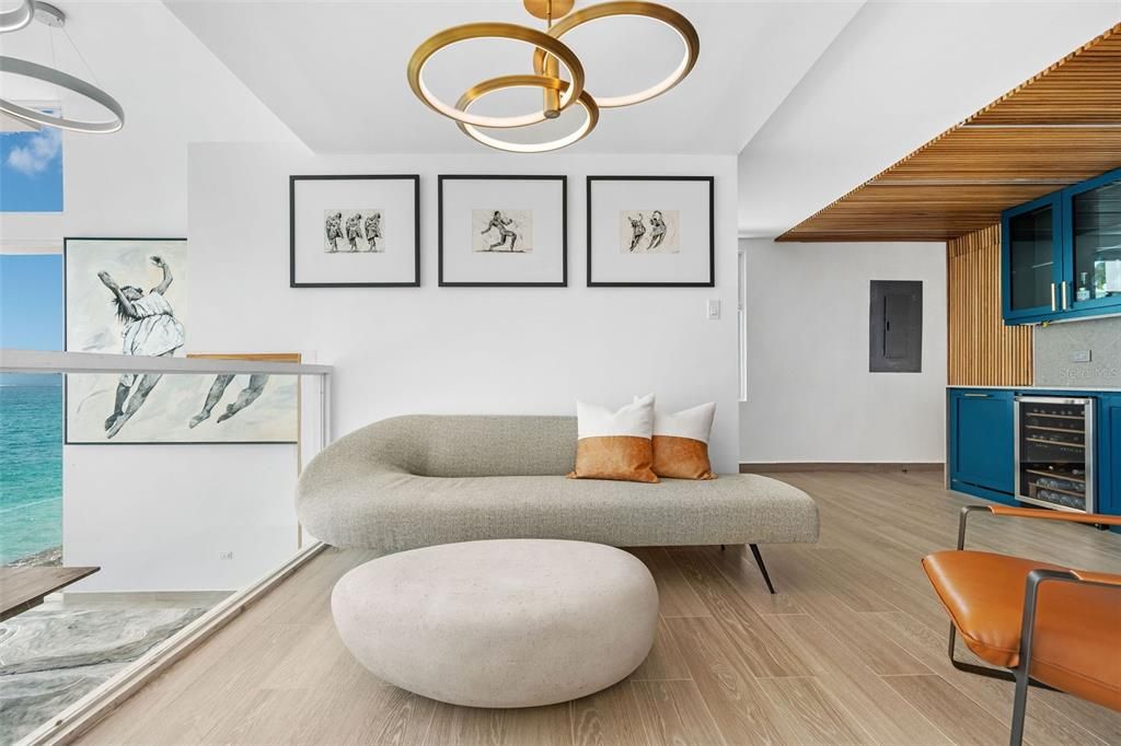 Active With Contract: $3,395,000 (5 beds, 5 baths, 4863 Square Feet)