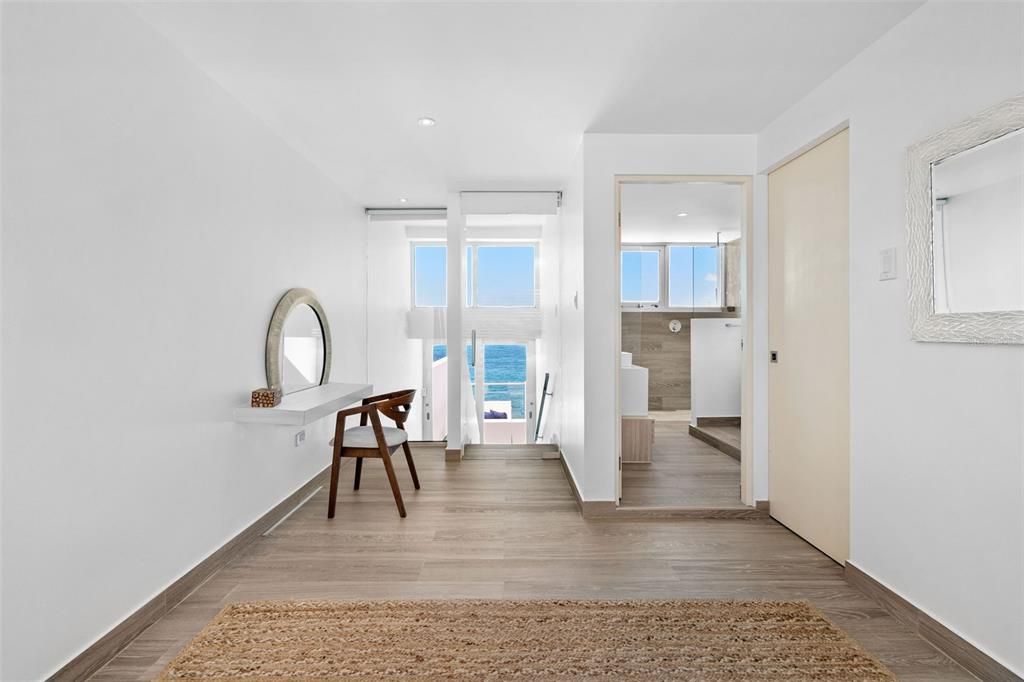 Active With Contract: $3,395,000 (5 beds, 5 baths, 4863 Square Feet)