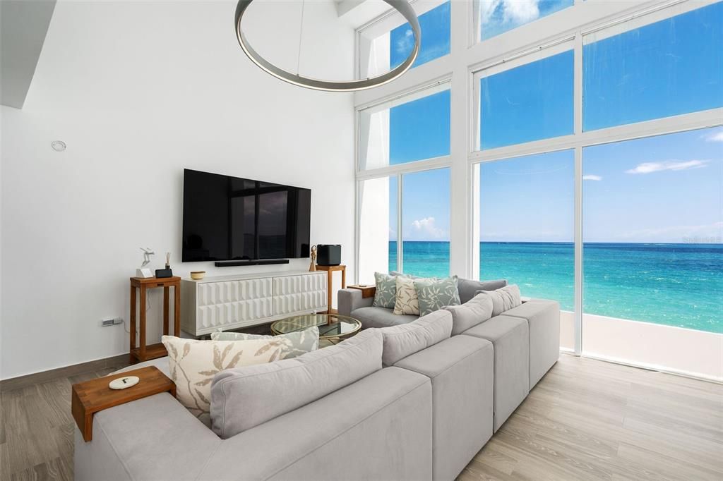 Active With Contract: $3,395,000 (5 beds, 5 baths, 4863 Square Feet)