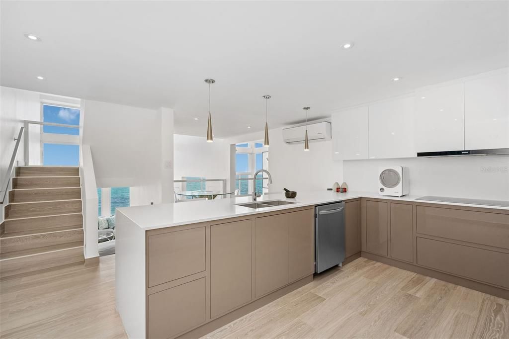 Active With Contract: $3,395,000 (5 beds, 5 baths, 4863 Square Feet)