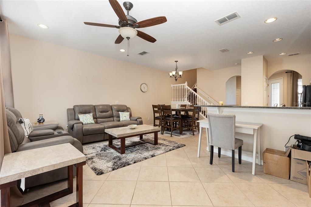 Active With Contract: $289,995 (3 beds, 2 baths, 1524 Square Feet)