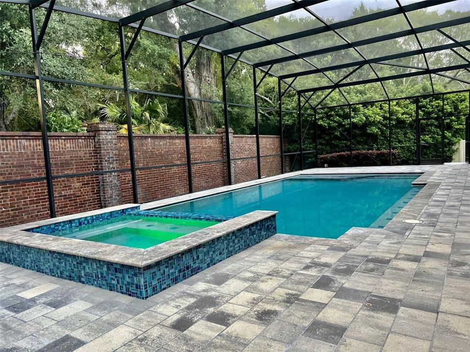 16'x31' Pool with 6'x8' Spa