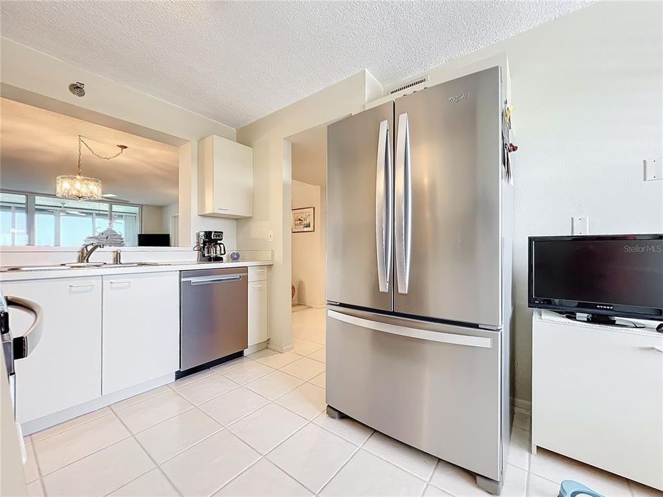 For Sale: $243,000 (2 beds, 2 baths, 1280 Square Feet)