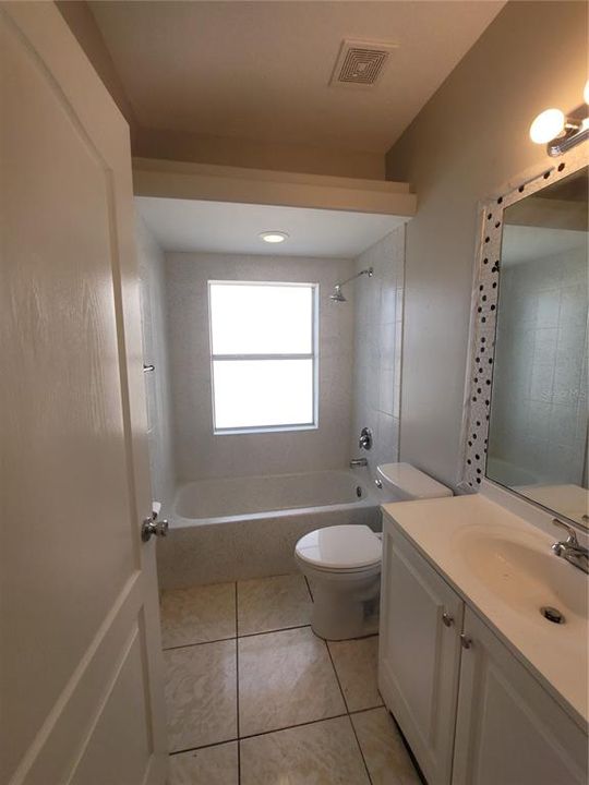 最近租的: $2,050 (3 贝兹, 2 浴室, 1302 平方英尺)