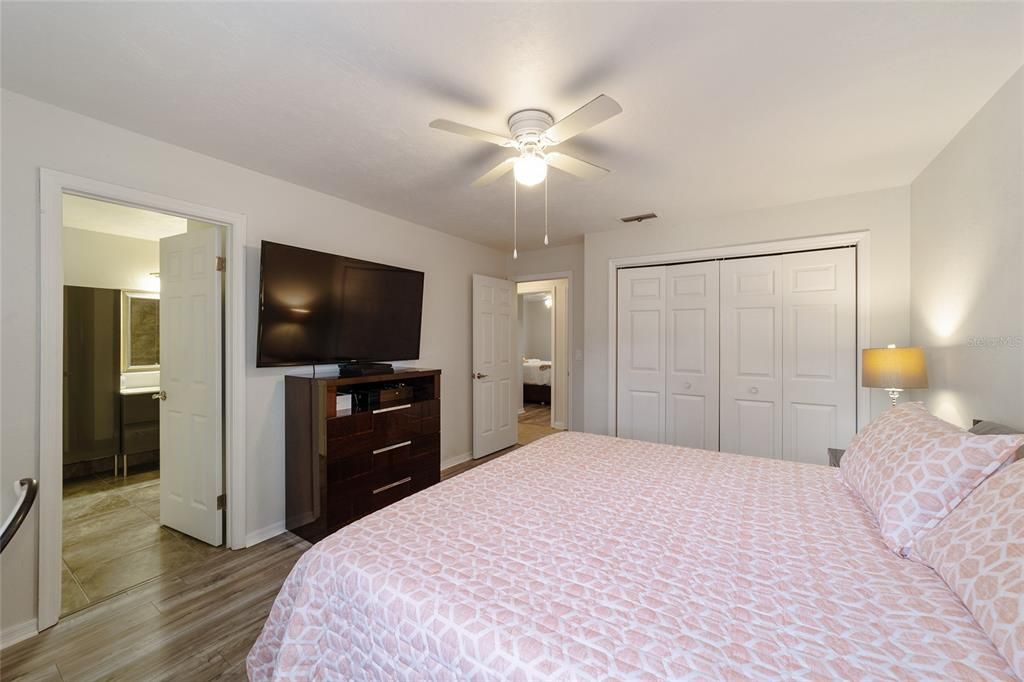 Active With Contract: $305,000 (3 beds, 2 baths, 1777 Square Feet)