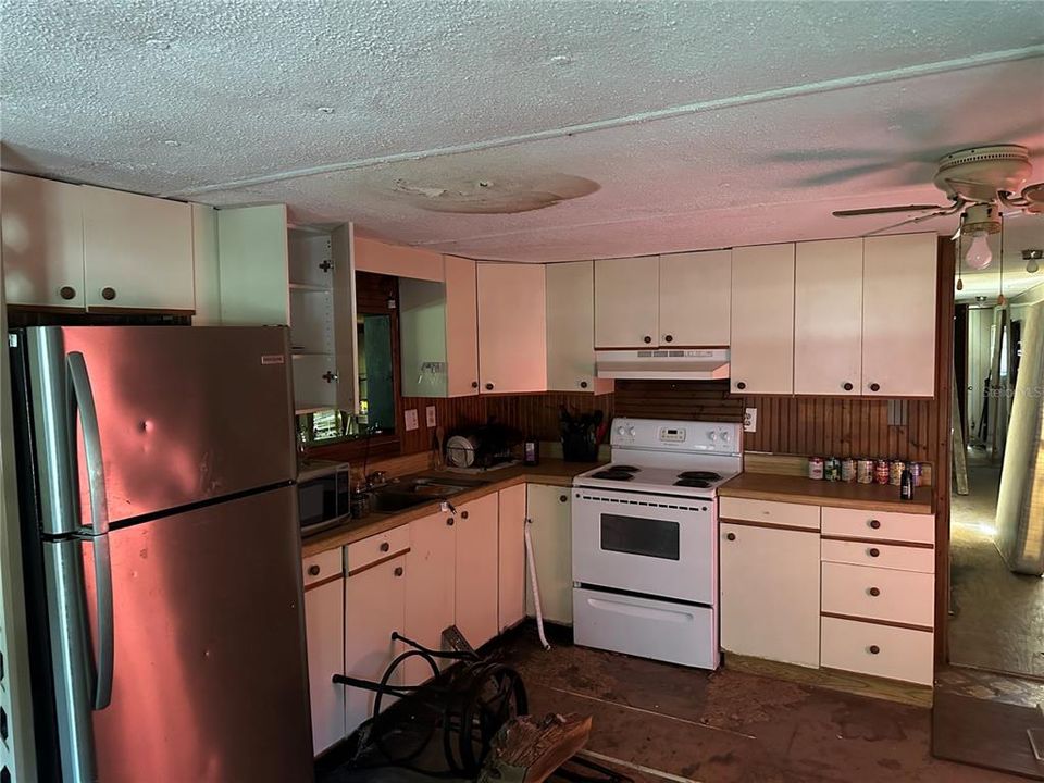For Sale: $70,000 (3 beds, 1 baths, 1459 Square Feet)