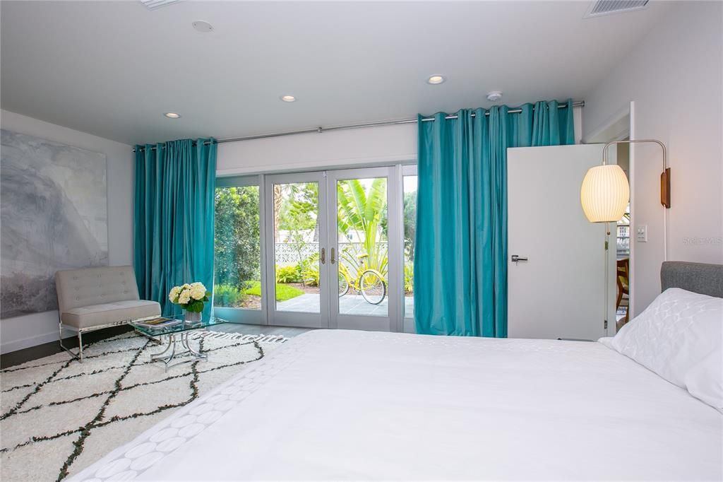 Active With Contract: $1,290,000 (3 beds, 3 baths, 1654 Square Feet)