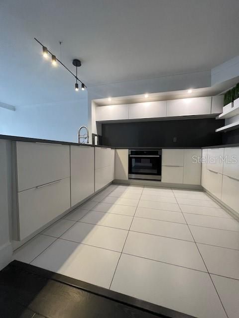 MODERN EURO KITCHEN