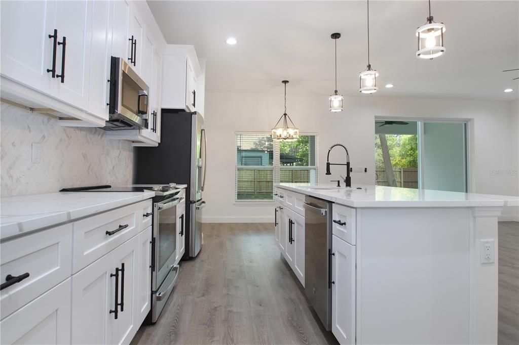 Active With Contract: $450,000 (3 beds, 2 baths, 1652 Square Feet)