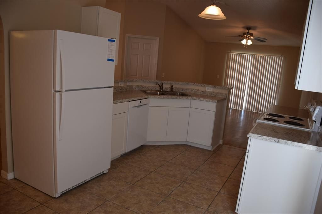 For Rent: $1,750 (3 beds, 2 baths, 1454 Square Feet)