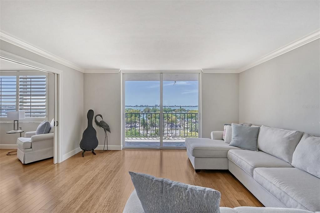 Active With Contract: $1,125,000 (2 beds, 2 baths, 1390 Square Feet)