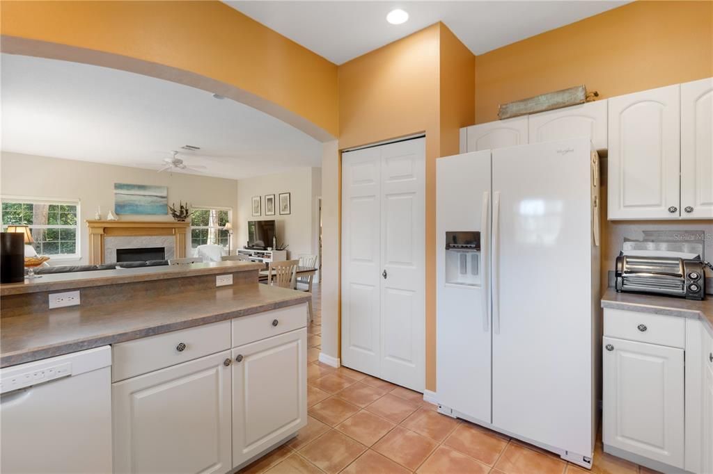 For Sale: $442,000 (2 beds, 2 baths, 1837 Square Feet)