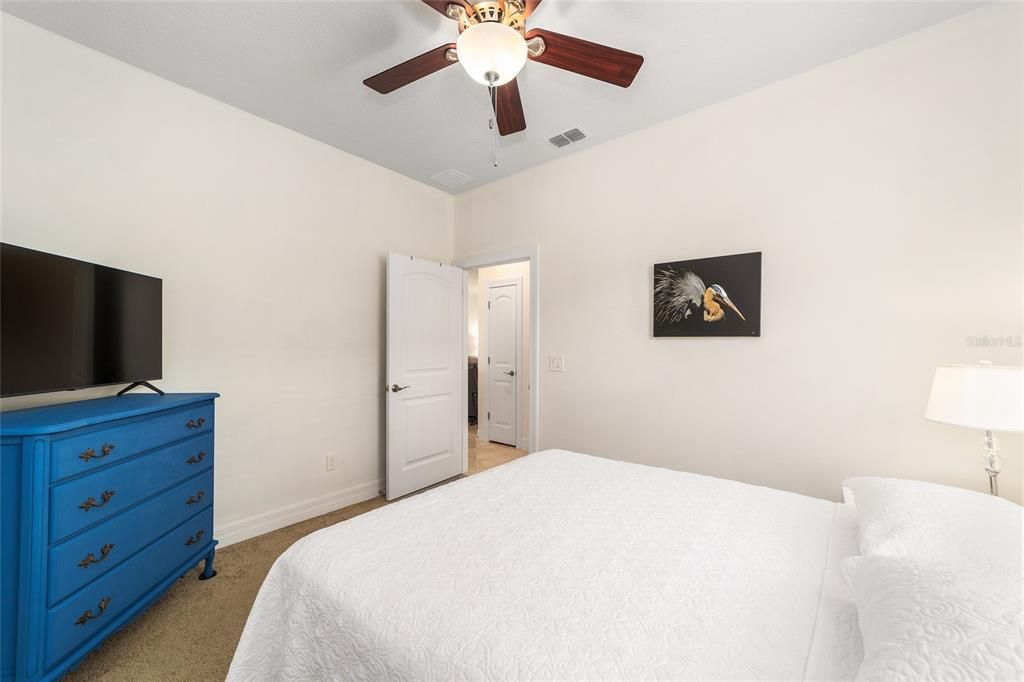 For Sale: $284,800 (2 beds, 2 baths, 1305 Square Feet)