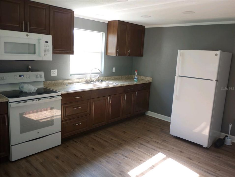 For Sale: $199,000 (3 beds, 1 baths, 1326 Square Feet)
