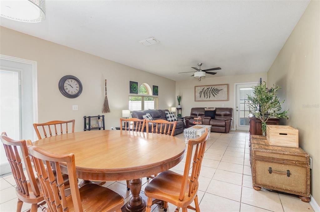 For Sale: $560,000 (4 beds, 2 baths, 2820 Square Feet)