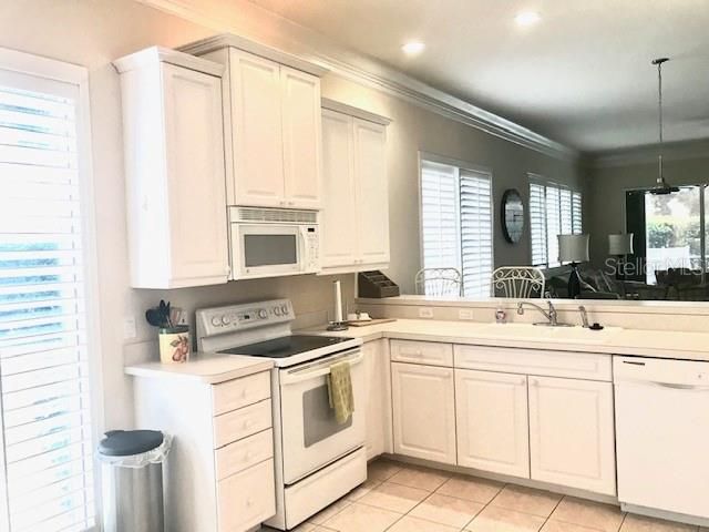 For Rent: $2,600 (2 beds, 2 baths, 1586 Square Feet)