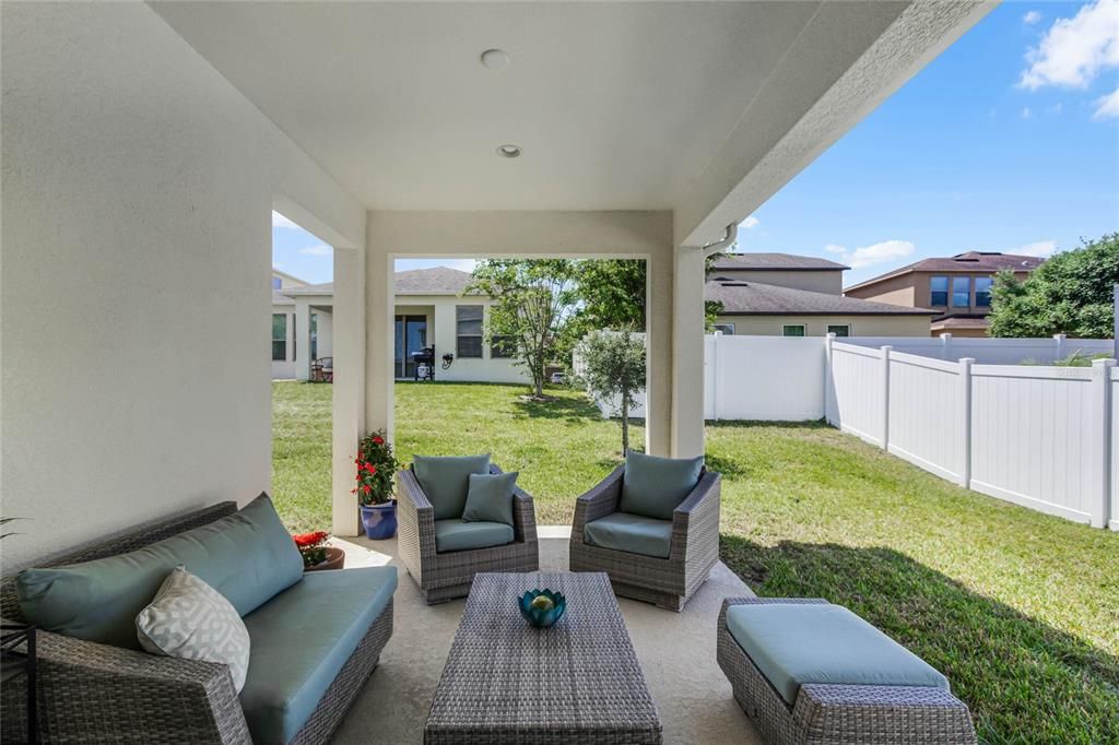 Active With Contract: $594,000 (4 beds, 2 baths, 2884 Square Feet)