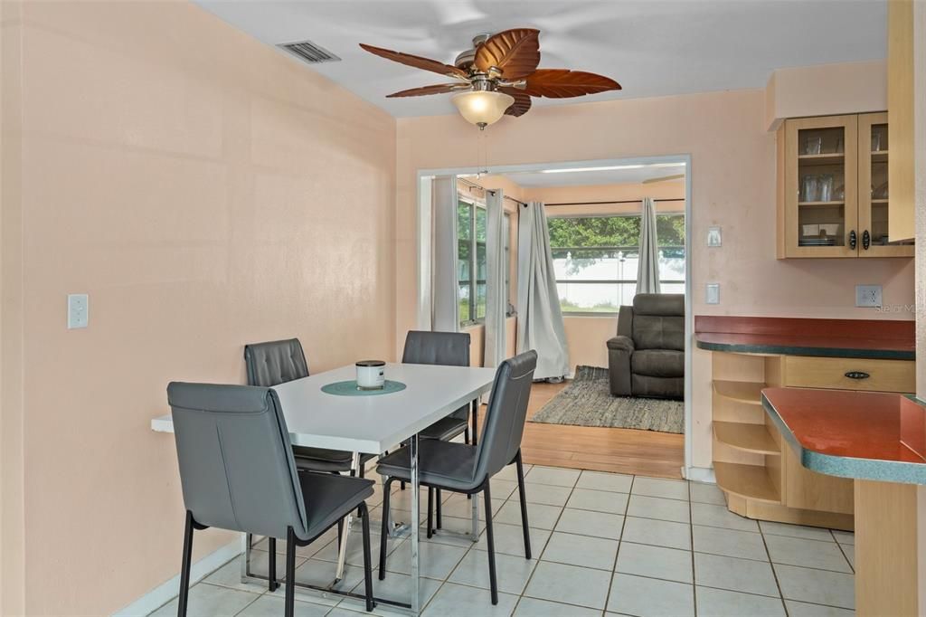 For Sale: $169,500 (2 beds, 1 baths, 1164 Square Feet)