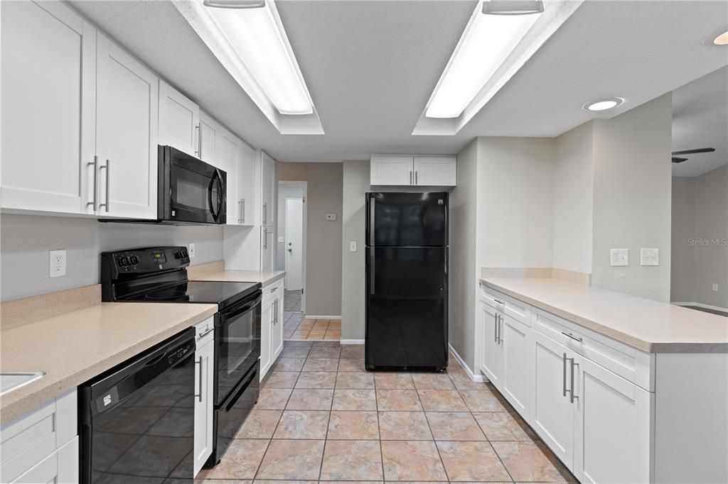 Active With Contract: $309,900 (3 beds, 2 baths, 1336 Square Feet)