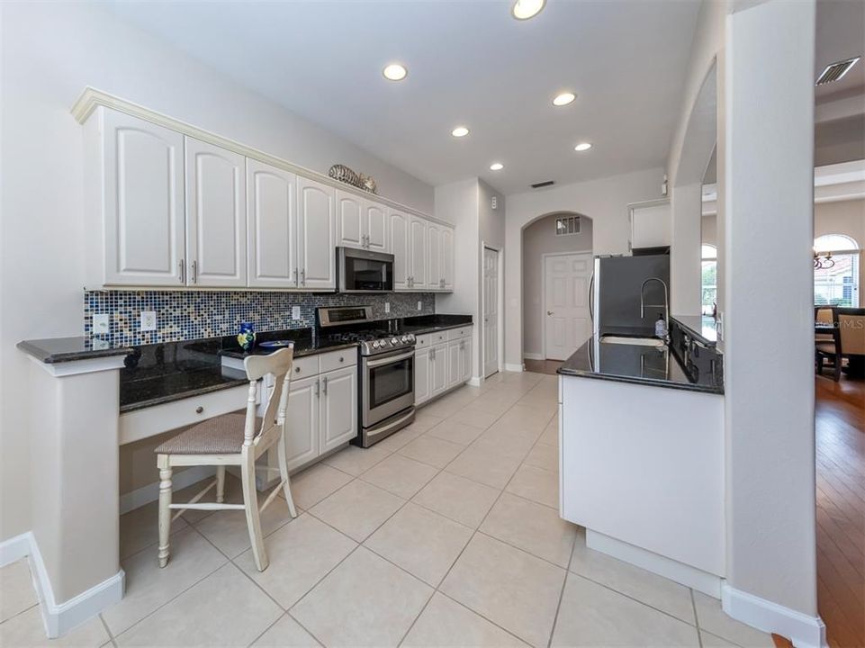 Active With Contract: $539,900 (3 beds, 2 baths, 2262 Square Feet)