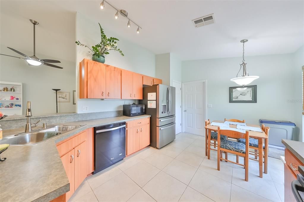 For Sale: $385,000 (4 beds, 2 baths, 1558 Square Feet)