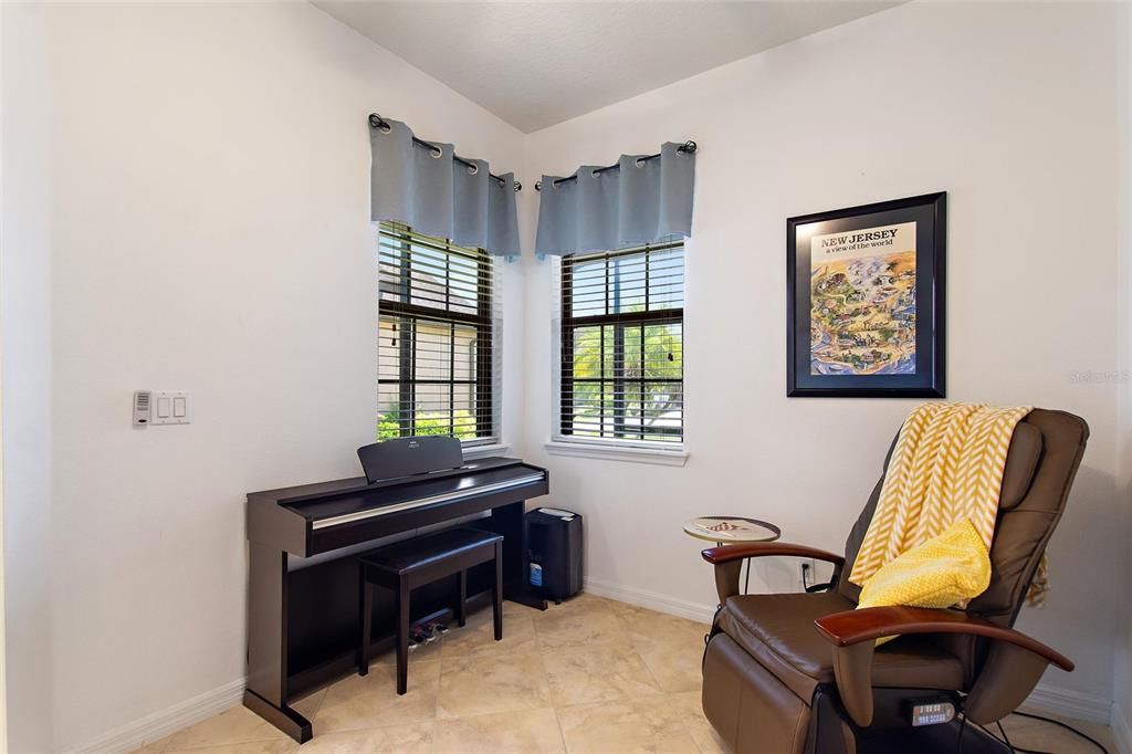 Active With Contract: $349,900 (2 beds, 2 baths, 1445 Square Feet)