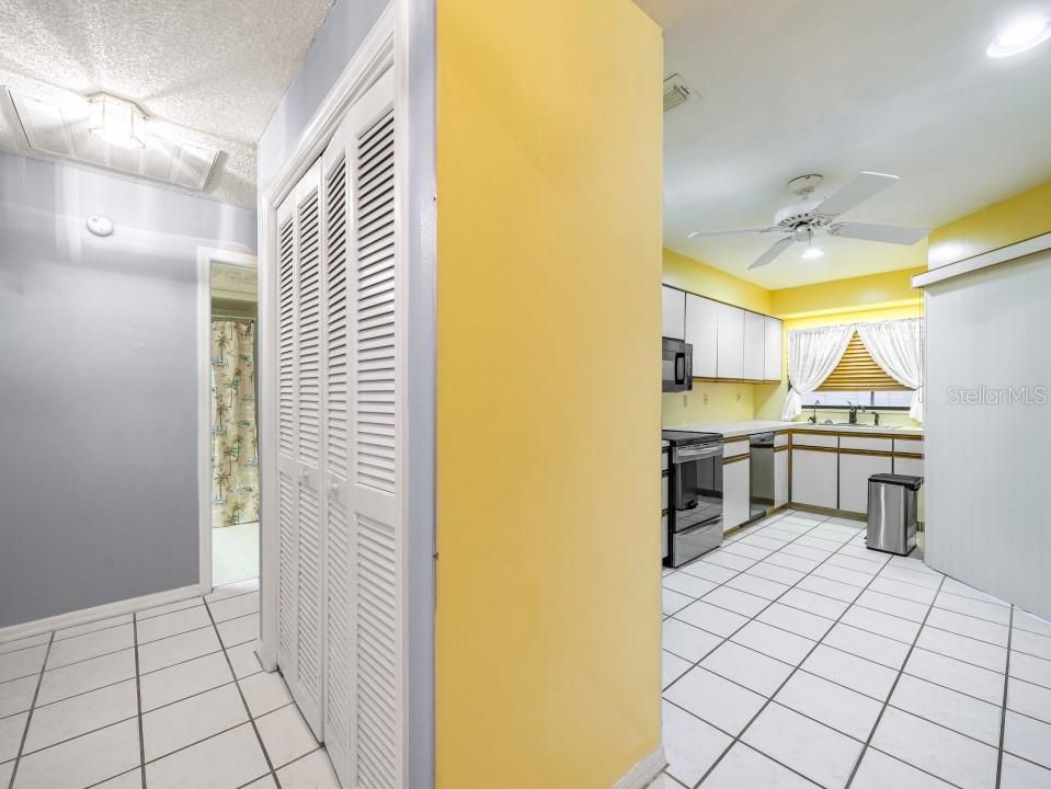 For Sale: $280,000 (2 beds, 2 baths, 1318 Square Feet)