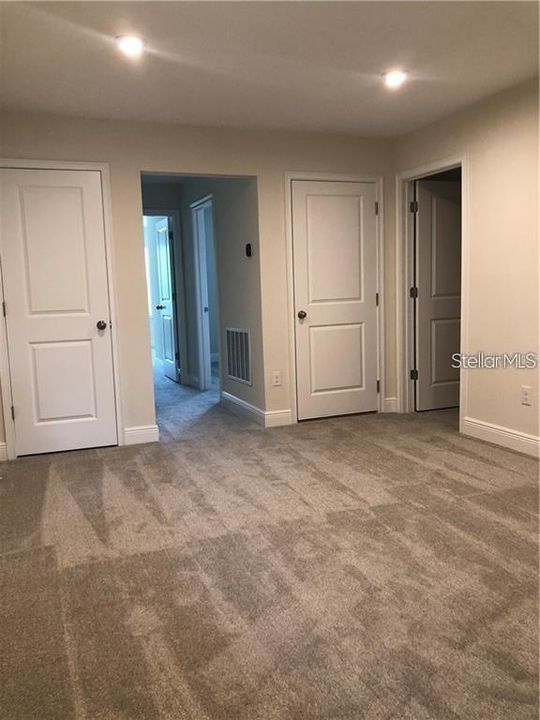 Recently Rented: $2,400 (3 beds, 2 baths, 1667 Square Feet)