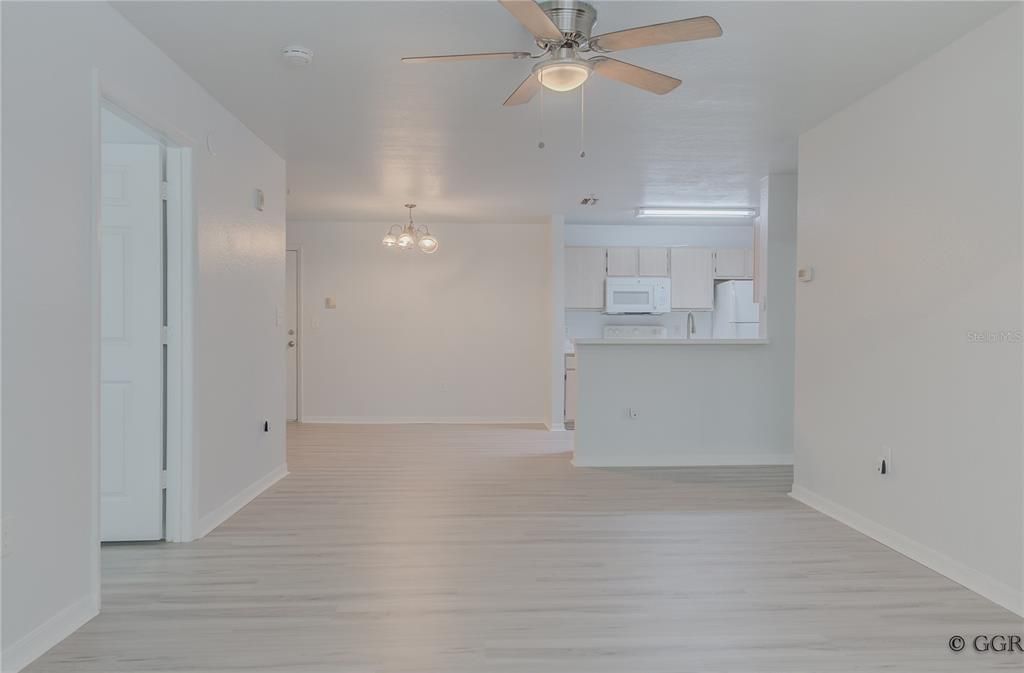 For Rent: $1,800 (2 beds, 2 baths, 1093 Square Feet)