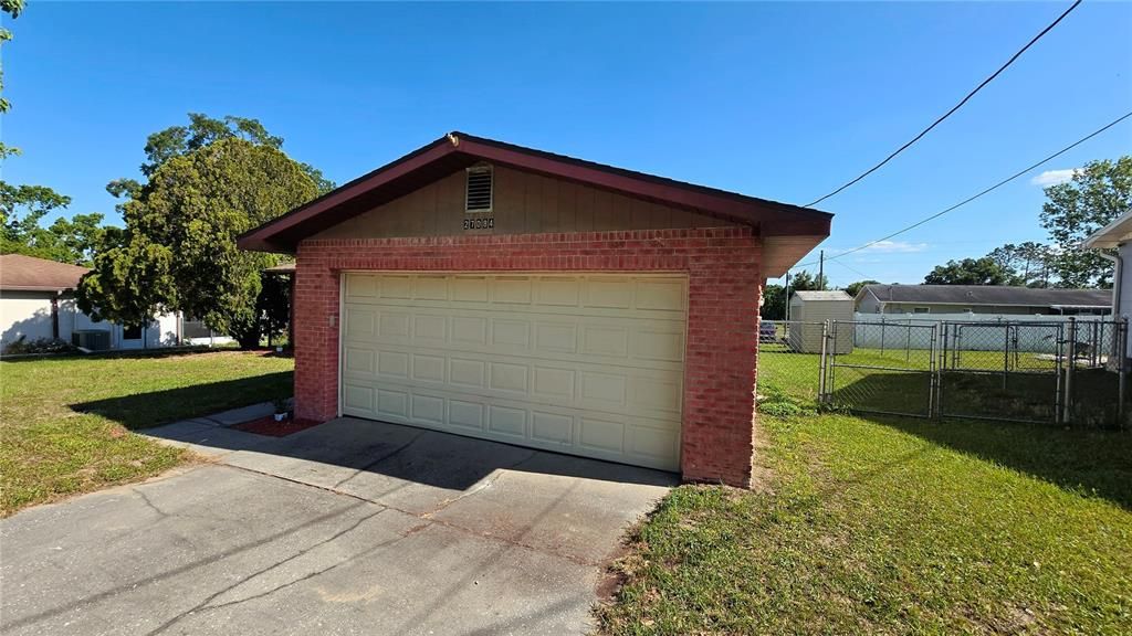 For Sale: $249,999 (3 beds, 2 baths, 1200 Square Feet)