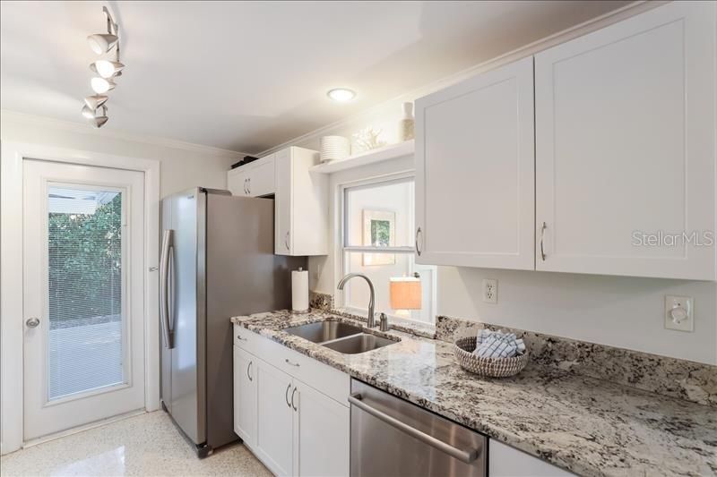 Active With Contract: $4,000 (2 beds, 2 baths, 908 Square Feet)