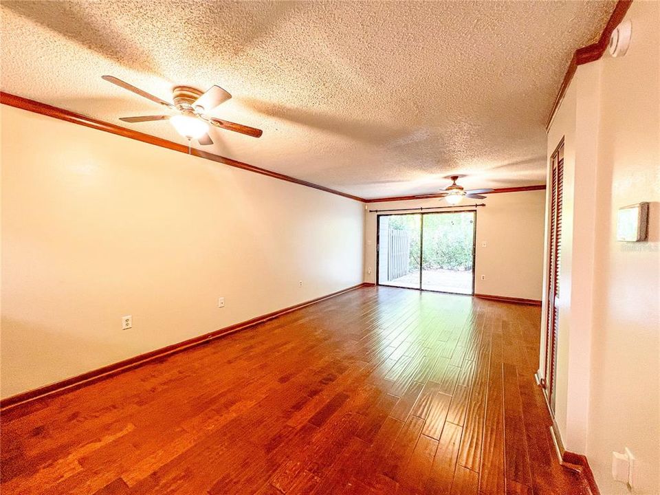 For Sale: $169,500 (2 beds, 2 baths, 1118 Square Feet)