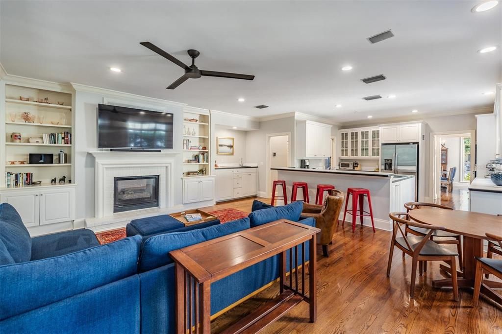 Active With Contract: $1,350,000 (4 beds, 2 baths, 2981 Square Feet)