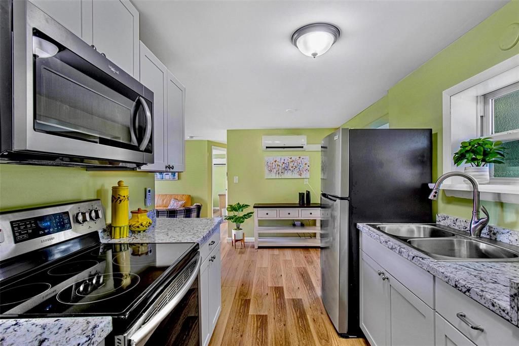 Active With Contract: $1,700 (2 beds, 1 baths, 694 Square Feet)