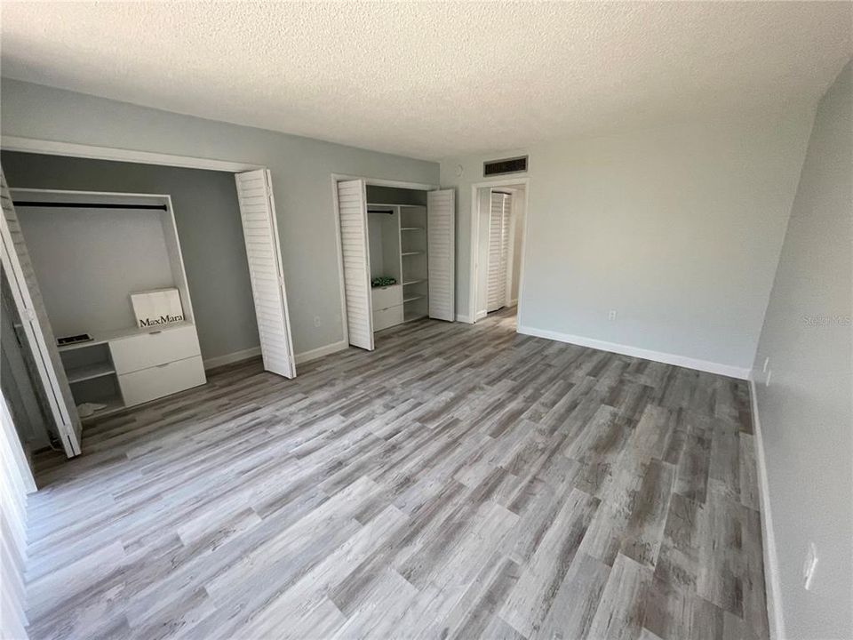 For Sale: $179,900 (1 beds, 1 baths, 685 Square Feet)