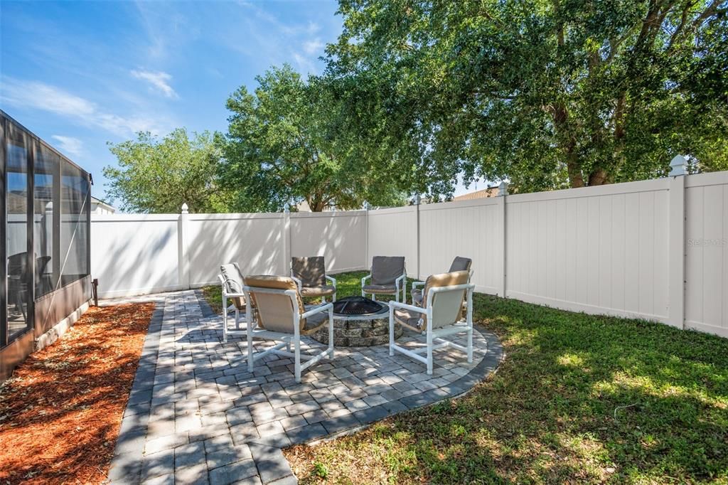 Active With Contract: $385,000 (4 beds, 2 baths, 2088 Square Feet)