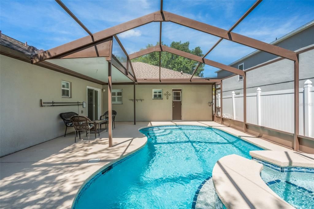 Active With Contract: $385,000 (4 beds, 2 baths, 2088 Square Feet)