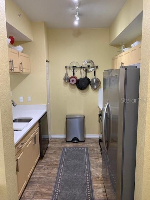 For Rent: $3,000 (2 beds, 2 baths, 1122 Square Feet)