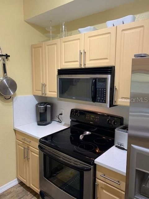 For Rent: $3,000 (2 beds, 2 baths, 1122 Square Feet)