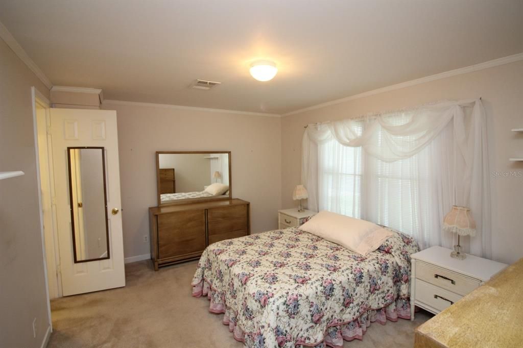 For Sale: $141,000 (2 beds, 2 baths, 864 Square Feet)