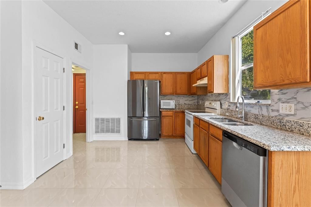 Active With Contract: $2,495 (4 beds, 2 baths, 2107 Square Feet)