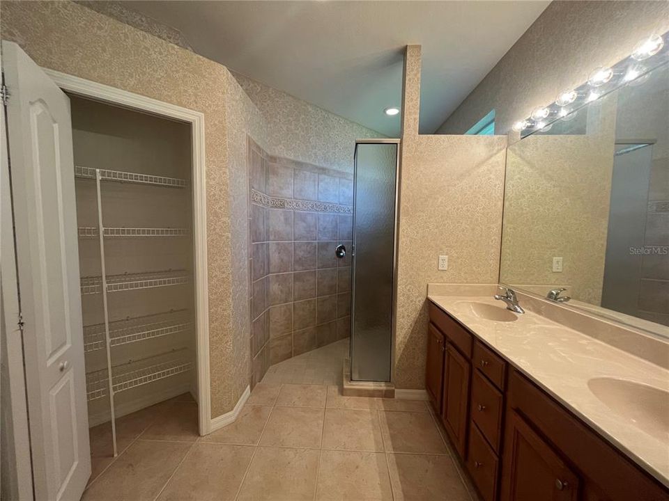 待售: $490,000 (2 贝兹, 2 浴室, 2031 平方英尺)
