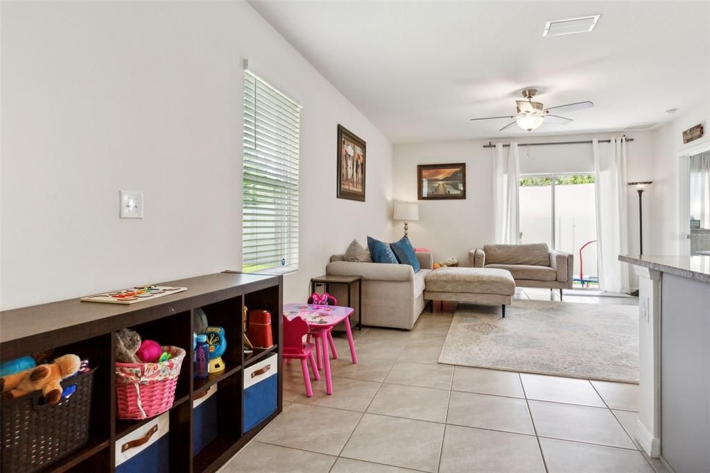 Active With Contract: $415,500 (3 beds, 2 baths, 1516 Square Feet)